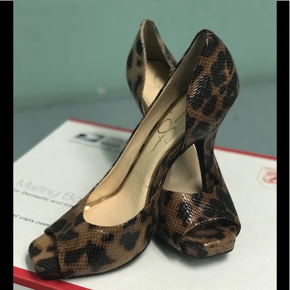 Jessica Simpson - Picture 1 of 5